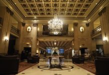 マンハッタンの「ルーズベルトホテル」閉館。1世紀の歴史に幕 ルーズベルト・ホテル