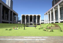 NY市リンカーンセンターに憩いの場 「The GREEN」来月オープン。