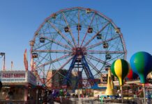 NY市コニーアイランド遊園地、9日に営業再開。1年半ぶり コニーアイランド