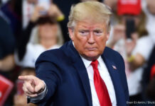 宿敵テック3社を提訴 トランプ氏の狙いは?