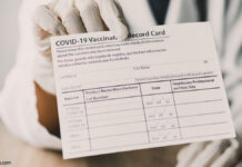 偽ワクチンカードと「生涯免疫」インチキ薬を販売。医師が逮捕