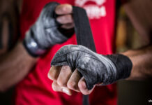 盗む相手を間違えた?車窃盗犯 UFCファイターにボコボコにされてしまう