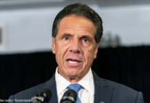 セクハラのクオモNY州知事 女性SPが受けた「キモい」行為 クオモ