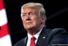 元英スパイ トランプ氏の「おしっこテープ」おそらく存在する