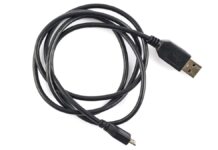 ペニスにUSBケーブルを挿入した少年 抜けなくなって手術で摘出