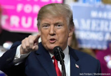 注目度急降下に焦り?トランプ氏 ツイッターに「アカウント返せ」