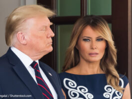 トランプ氏1日で寄付金75億円も、メラニア夫人は浮かぬ表情