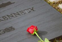 米政府 ジョン・F・ケネディ大統領暗殺事件の機密資料公開を延期