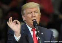 「トランプは今も大統領」中学教師がトンデモ授業 トランプ