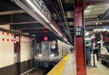 事件相次ぐNY地下鉄「究極の護身術」が話題 ニューヨーク地下鉄