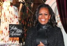 ミシェル・オバマ元大統領夫人が登場 サックスフィフスアベニューのホリデーウィンドウ2021 サックス・フィフス・アベニュー ミシェル・オバマ