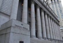 「エプスタインの目を見てはならない」マクスウェル被告 従業員を厳格統制