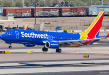 機内でわいせつ画像をエアドロップ、男を逮捕