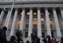 マクスウェル裁判2日目 「ロリータエクスプレス」搭乗者にアンドルー王子やトランプ氏、クリントン氏など大物の名前続々