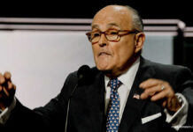 ジュリアーニ氏 人気コンテスト番組出演で審査員が退席してしまう