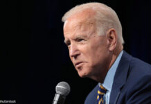 バイデン大統領の支持率 トランプ氏下回る バイデン