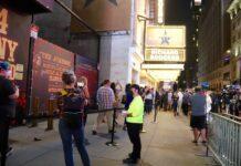 ブロードウェイ、6月30日までマスク着用義務を延長 ブロードウェイ マスク