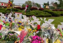 NYスーパー銃乱射事件 警察係員が通報者の電話をガチャ切り?