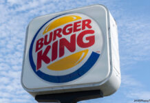 ショボすぎ?27年間皆勤バーガーキング従業員への褒賞品が話題