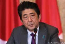 安倍元首相の死亡、ネットであの陰謀論が拡散