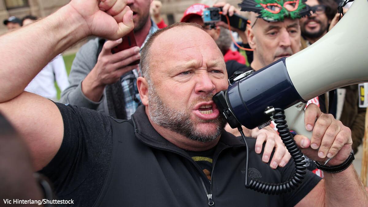 陰謀論ビジネスで大儲け アレックス・ジョーンズの推定資産額は? Mashup Reporter