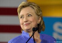 ヒラリー・クリントンが「パンツスーツ」着るワケ、意外なきっかけが明らかに