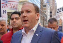 NY州知事選に異変、共和党リー・ゼルディン氏が猛烈追い上げ リーゼルディン