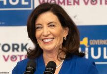 NY州 女性知事が初勝利、住民の分断に課題 米紙