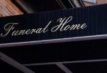 死亡判定の82歳女性 葬儀場で呼吸を確認