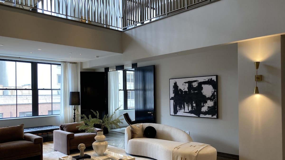 「億万長者通り」超豪華コンドミニアムを内覧〜ニューヨーク魅惑の物件ツアー スタインウェイ・タワー