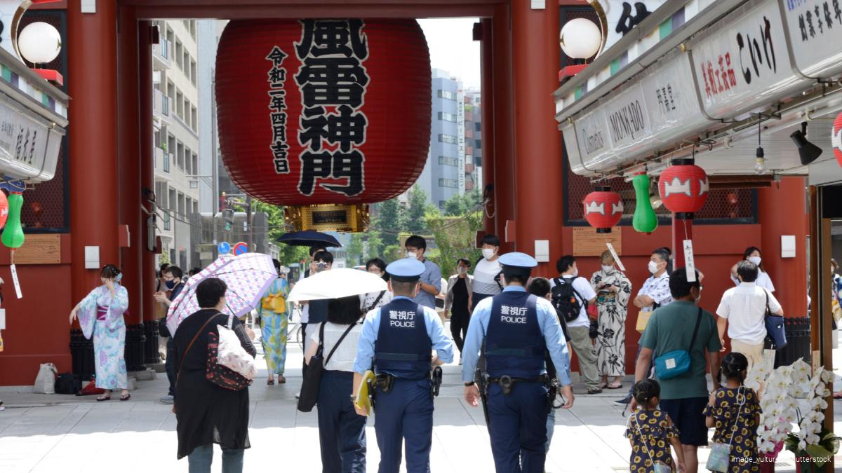 「信じられないほど親切」日本の警官の外国人旅行者への対応がネットで話題 浅草