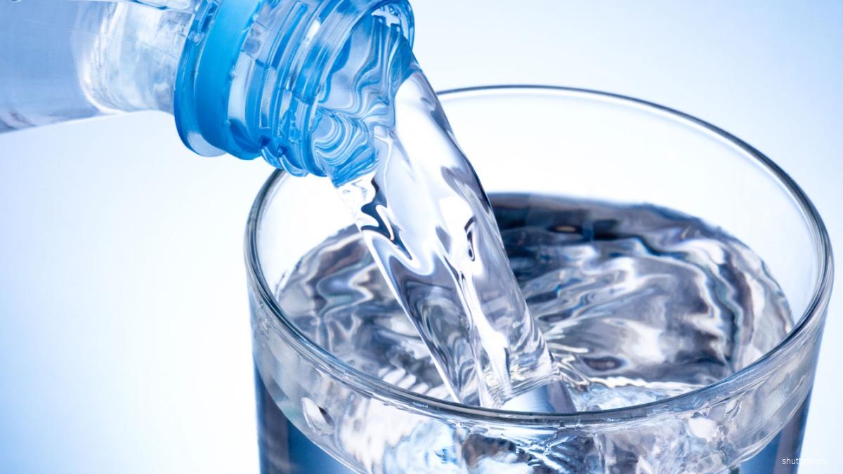 水の一気飲みに注意、2リットルの水を短時間で飲み干した女性が死亡