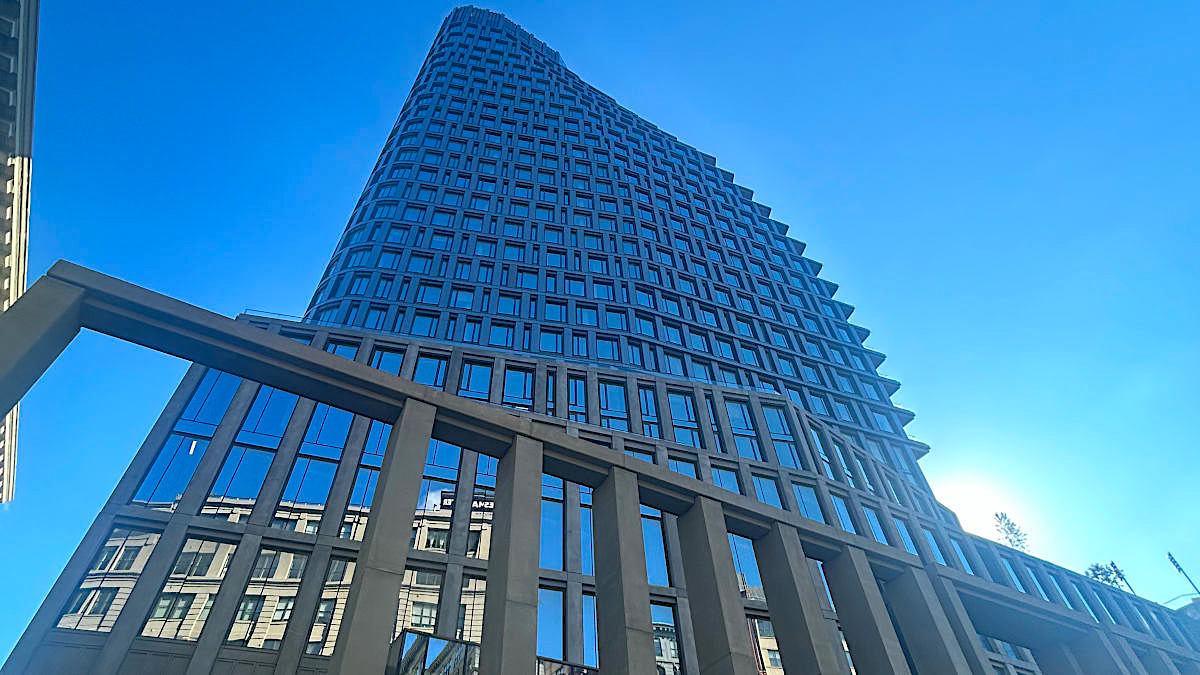 ダンボの最新作 お洒落エリアの高級コンドをご案内〜NY魅惑の物件ツアー