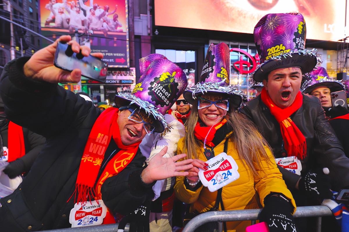 NYタイムズスクエア 年越しイベントがスタート