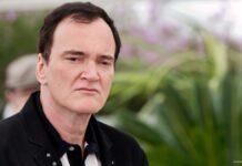 タランティーノ監督、半裸のイスラエル抗議者に突撃される クエンティン・タランティーノ