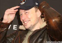 イーロン・マスク氏「ダークMAGA」に変身 イーロン・マスク 2024