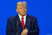 イーロンは半年、トランプ政権は中間選挙で大敗する、暴露本作家が予測