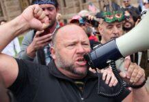 『切れかけの電球』トランプの健康状態、MAGA陰謀論者が警告