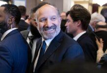 政権内部動向:ラトニックの存在感に陰り、静かに積み上がる政権のコスト