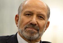 「ラトニックは辞任せよ」 エプスタイン関係めぐり与野党から圧力