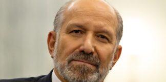 「ラトニックは辞任せよ」 エプスタイン関係めぐり与野党から圧力