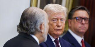 エプスタイン炎上でもトランプはラトニックを切れない?—元側近が語る二人の関係