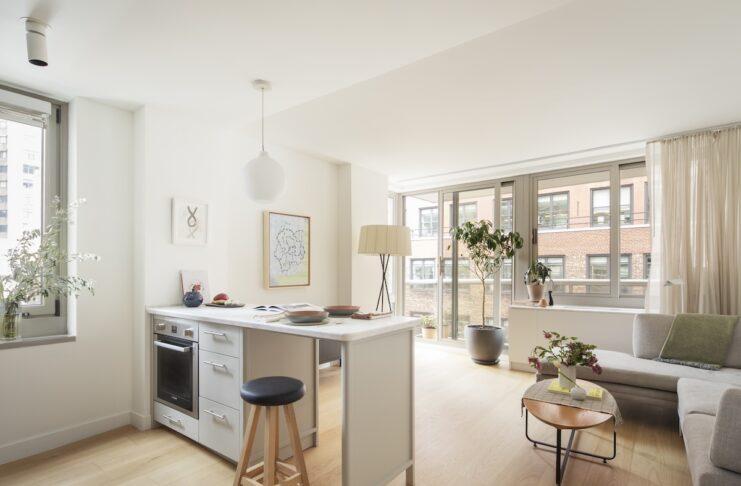 The Perrier — 都市の利便と落ち着きを両立する、ミッドタウン・イーストの住まい