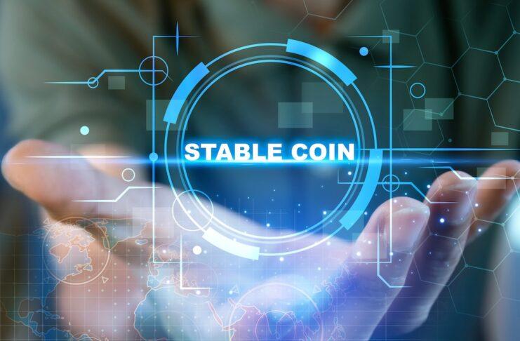 「自宅に火をつける放火犯」地銀会長とホワイトハウス幹部が激突――ステーブルコイン巡り「預金流出」論争